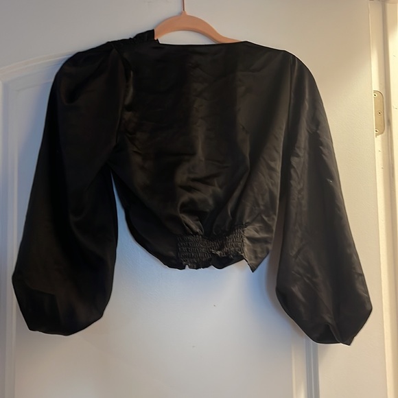 Zara black Xs long sleeve long front crop top nwot - Picture 3 of 4